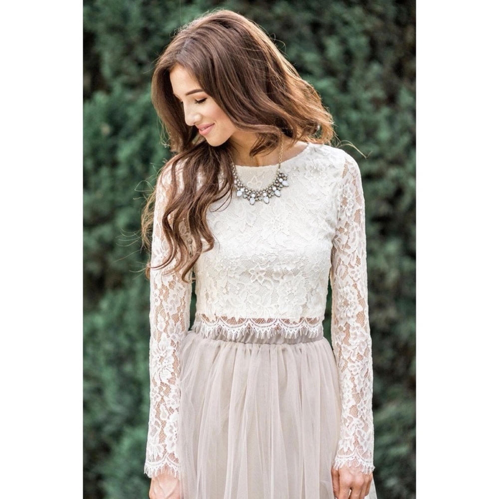 NWT Morning Lavender Maniju Ashlyn Long Sleeve Lace Top - Cream